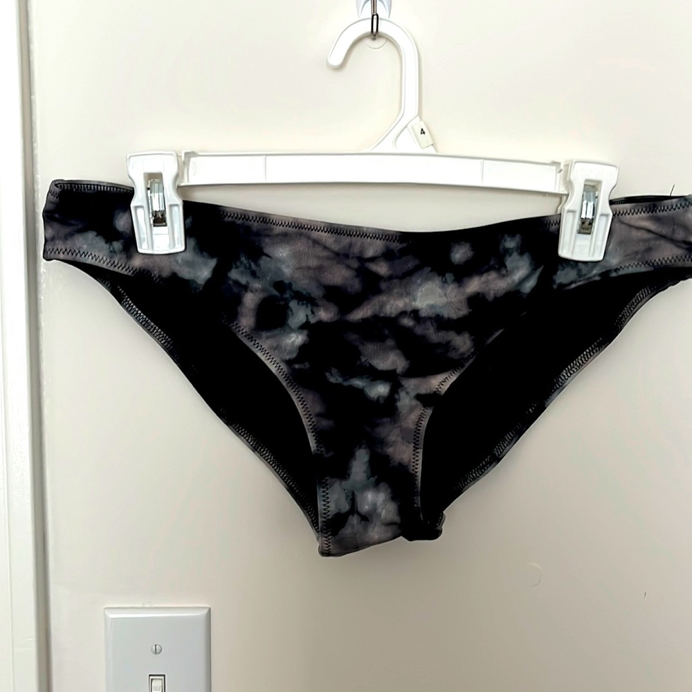 VS pink cheeky bikini bottoms